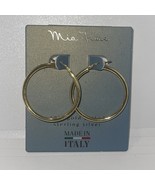 Mia Fiore MADE IN ITALY 18KT GOLD PLATED SS Hoop Earrings 1.5" NEW - €75,69 EUR Mia Fiore MADE IN ITALY 18KT GOLD PLATED SS Hoop Earrings 1.5" NEW - €75,69 EUR