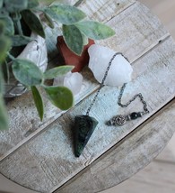 Bird&#39;s Eye Rhyolite Pendulum by Designs by Imogen ~ Protection and Regen... - $550.03 MXN