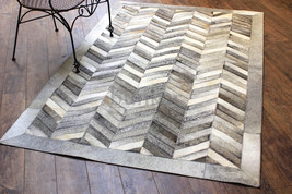 bunkar&#39;s Handmade Natural Cowhide Leather Rug - Grey Chevron - Size 4&#39;x6&#39; - £317.52 GBP