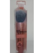 Real Techniques - powder brush - flawless 01401 - $14.83 CAD