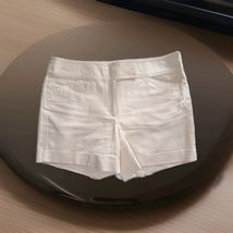 ANN TAYLOR Signature Chino Flat Front Mid Rise Shorts Size 6 - $16.82