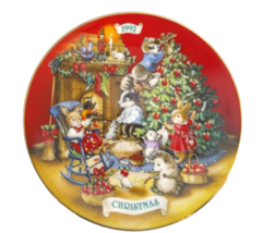 Avon &quot;Sharing Christmas with Friends&quot; Collectors Plate Peggy Toole 1992 22K Gold - £9.63 GBP