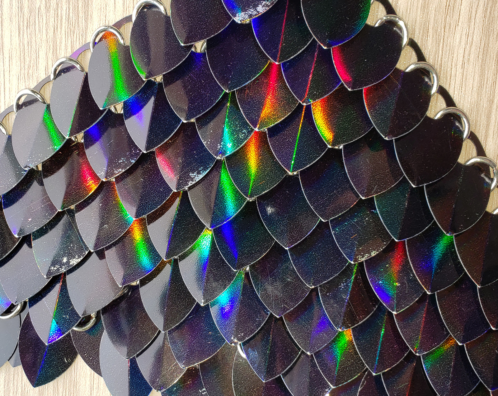500pcs Holographic Black Iridescent Dragon Scale Mail ScaleMaille Armor Supplies