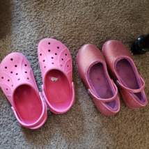 NICE LOT of 2 Crocs Girls Shoes Sandals Winter Pink Glitter lined sz- J3... - £21.25 GBP