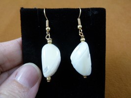 (EE473-178) 21x12mm bead white Mother of pearl freeform gemstone dangle earrings - £14.18 GBP