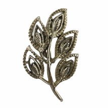 Vintage Women&#39;s Gold Nature Leaf Costume Jewelry Brooch Pin Costume Jewelry - £8.86 GBP