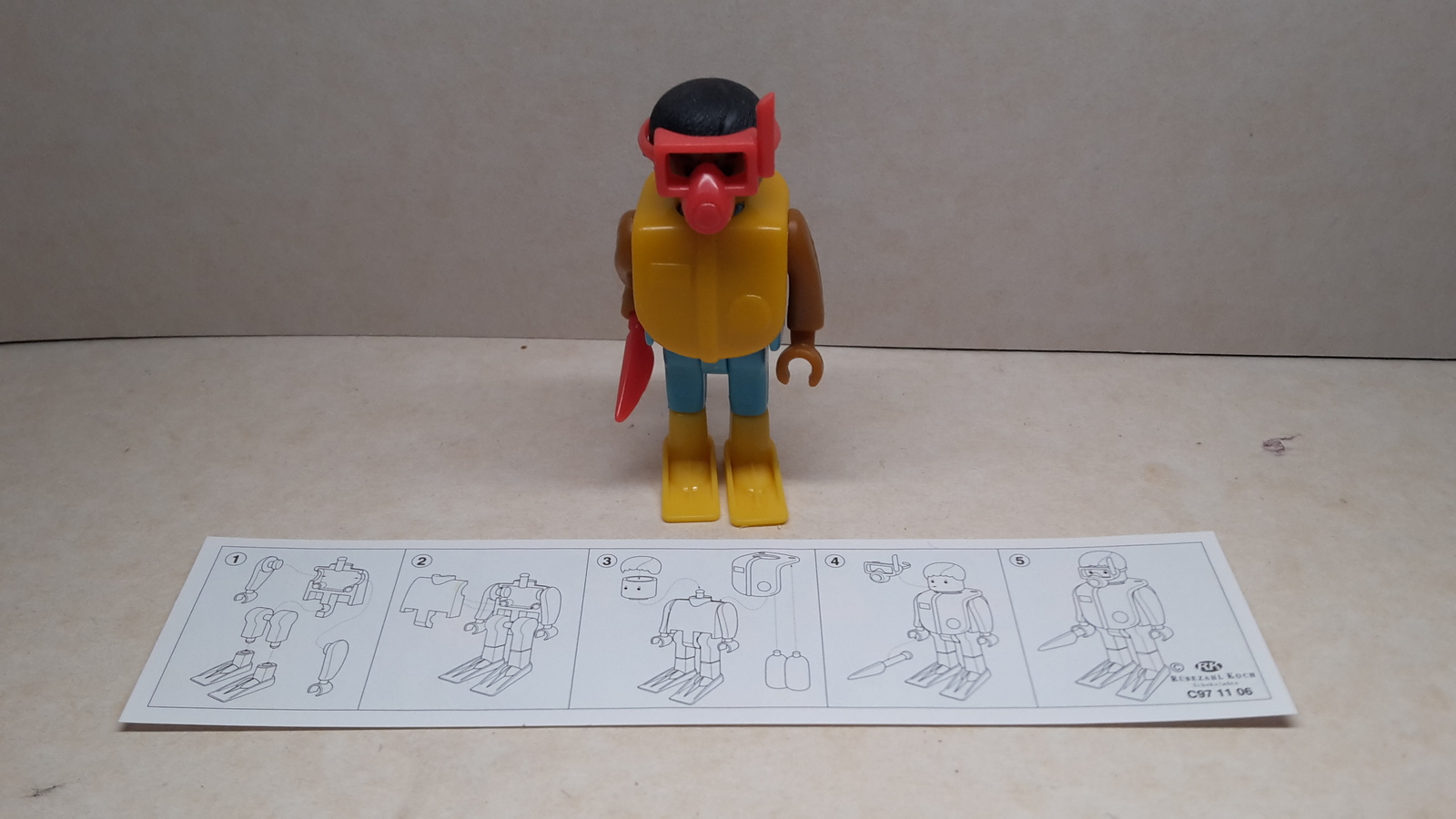 Rübezahl - C97 11 06 Diver with knife + paper - Surprise egg - $1.50