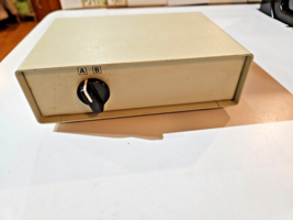 Vintage Data Transfer Switch 2 Way Parallel PRINTER 25 Pin Port A B Computer Box - £15.81 GBP