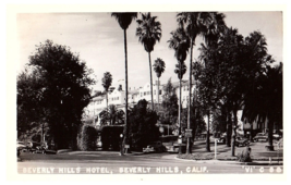 RPPC Postcard Beverly Hills Hotel Old Cars Palm Trees 1948 - £11.66 GBP
