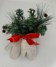 Holiday Lighted Hanging White Knit Mittens with Greenery Wall Decor 20&quot; - £35.39 GBP