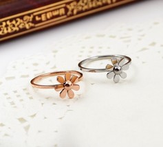 [Jewelry] Chrysanthemum Daisy Flower Stainless Steel Ring for Woman Best Friend - £7.20 GBP