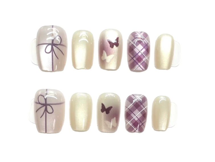 Chic Plaid Press-On Nail – Elegant &amp; Timeless Style - $9.99