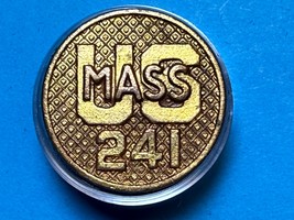 CIRCA 1926-1937, U.S. MASSACHUSETTS, 241st REGIMENT, COLLAR DISK TYPE II - $21.02 CAD