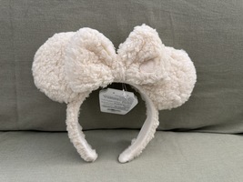 Disney Parks White Sherpa Minnie Mouse Ears Headband NEW - $836.94 MXN