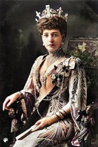 mmc076 - Queen Alexandra wears jewelled collar - print 6x4 - £2.19 GBP