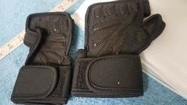 Training Workout Gloves SM Black Padded Coop &amp; Co. - $4.75