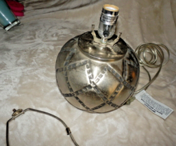 Nice Hammered Silver Metal Table Lamp Round 9&quot; X 17&quot; 100 Watt Max Bulb - £31.54 GBP