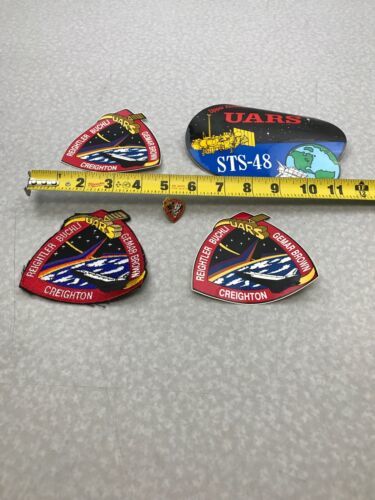 Vintage 1991 Nasa Space Shuttle Discovery STS-48 Lot Patch Stickers Pin KG - $9.89
