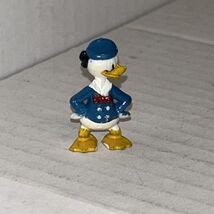 Vintage Small Plastic Donald Duck Figure Mini Disney Resort H3 - $4.90