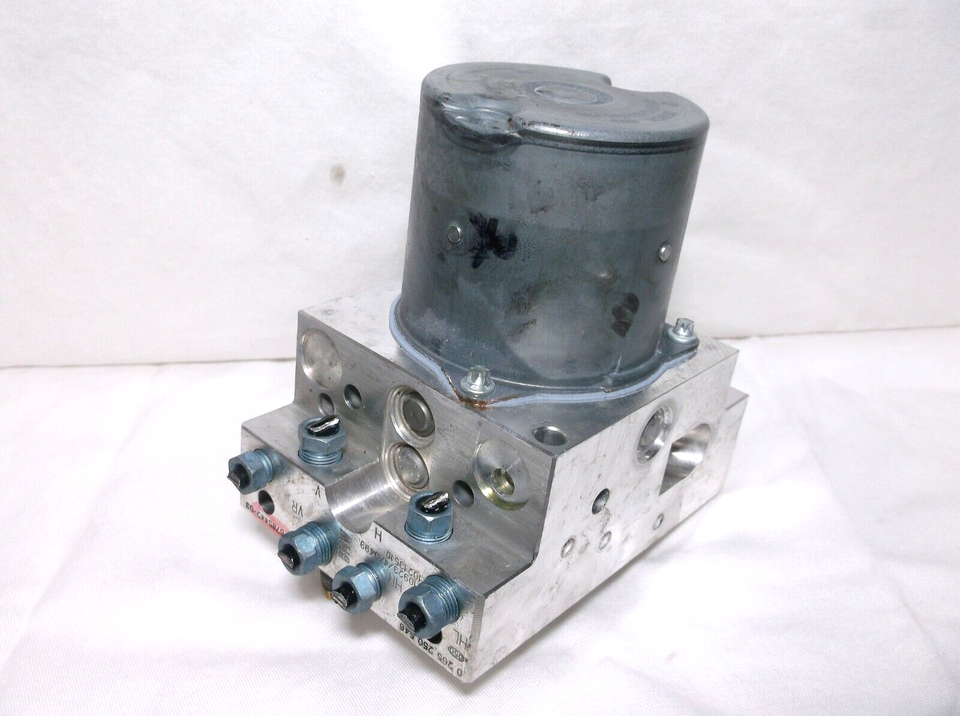 10-11-12  BMW 535i GT/ 550i GT/  A.B.S/ ANTI-LOCK BRAKE PUMP// - $15.12