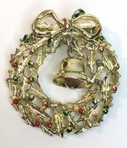 Christmas Wreath with Bell Brooch Pin Enamel &amp; Gold Tone Pin Holiday Estate - £9.38 GBP