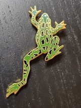 Vintage 1986 WM Spear Frog Pin Green Gold Black Enamel Cloisonne Brooch Signed - £18.98 GBP