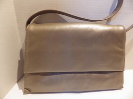 Gorgeous Tignanello Pewter Leather Accordian Envelope Shoulder Bag Handbag - $24.70