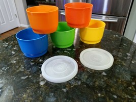Tupperware Vintage 1229 Snack Cups Lot 5 Cups Classic Colors Guc - Only 2 Lids - £28.58 GBP