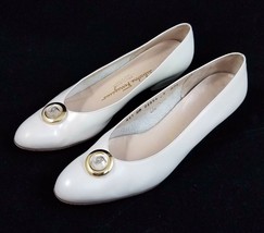 Salvatore Ferragamo Boutique Pumps Flats Off White Leather Low Heels Size 9 AAA - £39.40 GBP