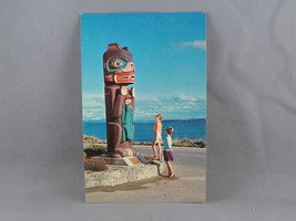 Vintage Postcard - Kwakiutl Bear Pole Sindey Canada - Wright Everytime - £11.71 GBP