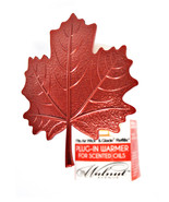 719 Walnut Avenue Maple Leaf Plugin Warmer For Scented Oils - $4.00 CAD