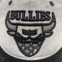 NBA Grey &amp; Black Chicago Bulls Bullies Snapback Hat Cap - £12.78 GBP