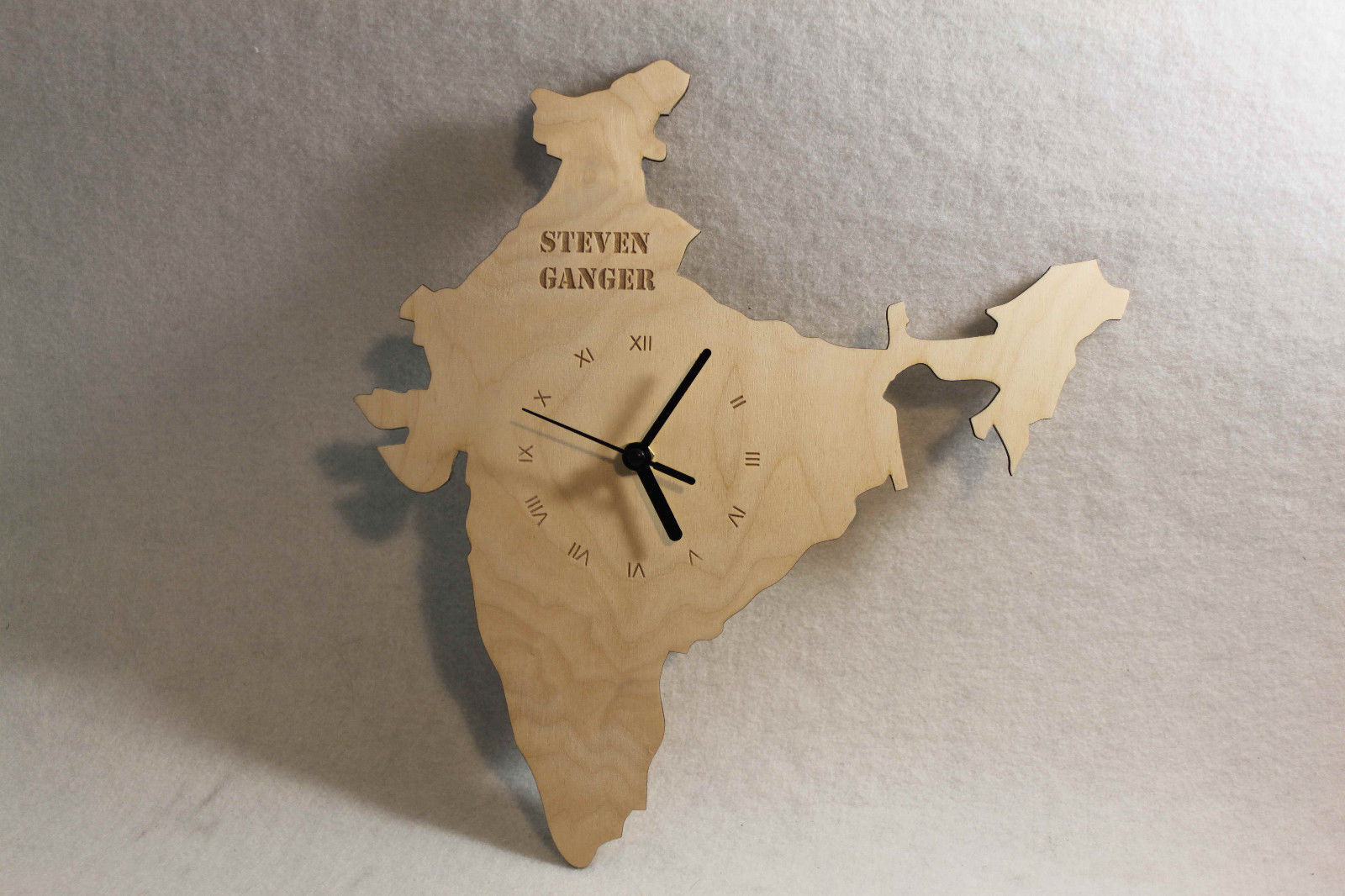 UNIQUE BESPOKE INDIA COUNTY SHAPE CLOCK  WOODEN MAP COUNTRY CLOCK INDIA - $18.86