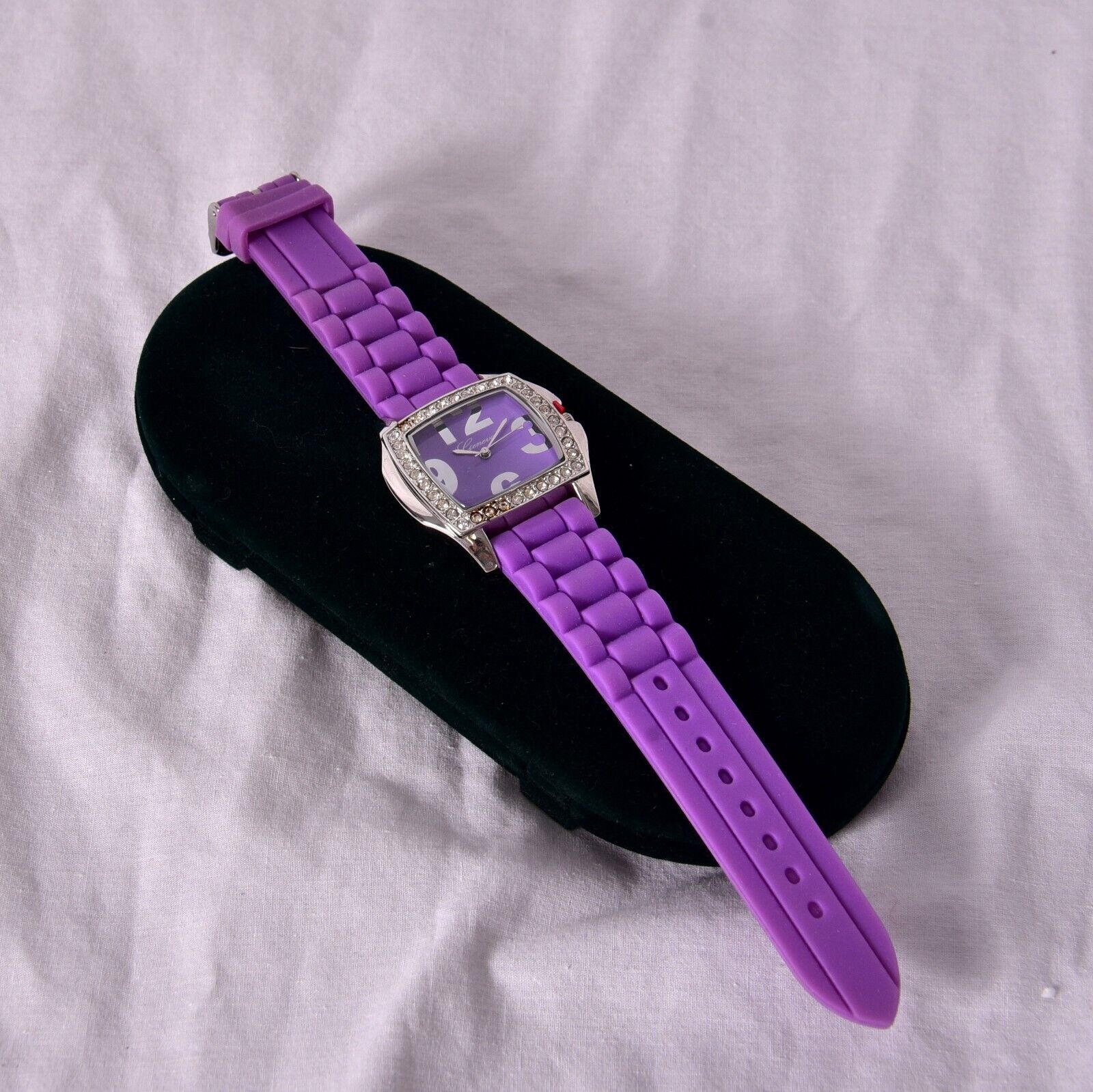 Primary image for Fashion Watch Purple rubber Band Never Used Untested
