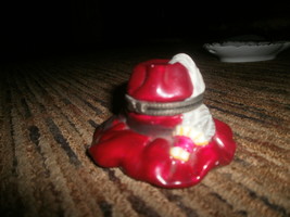 Red Hat -w- Feather and Bow Trinket Box - $57.10 MXN