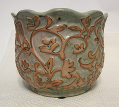 Ornate Filigree Ceramic Bowl Small Scalloped Lip 4 Inch Tall x 5 Inch Wide - £19.74 GBP