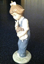 Lladro Nao Little Girl Holding Doll Figurine &quot;Hush&quot; #545 - £39.55 GBP