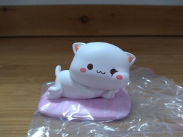 Dodowo Mitao Cat Series Season 2 - White Cat on Mat Figure - £19.53 GBP