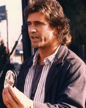 Mel Gibson 16x20 Canvas Giclee Holding Badge Lethal Weapon - $69.99