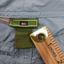 REI UPF 50+ Women's Blue Flat Front Cotton Shorts Pockets Size 4 (30×6.5) image 3