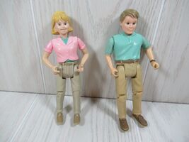 Fisher Price Loving Family Dollhouse Dad Mom 1998 green pink shirts MOVE... - $13.37