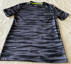 Old Navy Go Dry Boys Black Gray Camouflage Short Sleeve Shirt 8 - $6.37