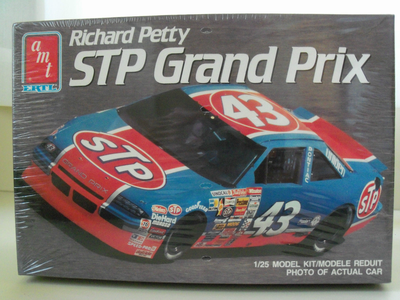 1990 ERTL  STP GRAND PRIX RICHARD PETTY 43 NASCAR Model Kit  1/25 NIB - £42.28 GBP