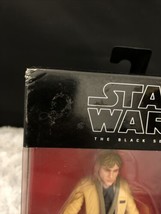 Hasbro Star Wars Black Series Luke Skywalker (Yavin Ceremony) #100, DAMAGED BOX - £9.56 GBP
