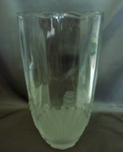 Mikasa Seaside Treasures Frosted Embossed Shell Base Clear Crystal Vase Perfect - £19.88 GBP