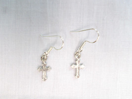 Usa Pewter Medieval Christian Cross Charms Pierced Hook Pair Of Metal Earrings - £4.81 GBP