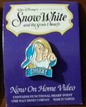 Sneezy In Walt Disney&#39;s Snow White And The Seven Dwarfs   Pin, New - £2.32 GBP