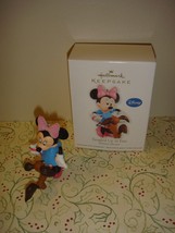 Hallmark 2012 Tangled Up In Fun Minnie Mouse Disney Ornament - £10.21 GBP