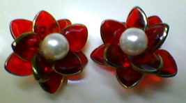 Vintage Jewelry Clip On Earrings Ruby Red Flower w Pearl Funky Retro Earrings - £32.16 GBP