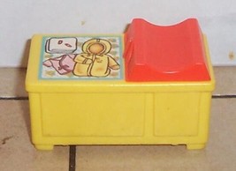 Vintage 80&#39;s Fisher Price Little People yellow Changing table FPLP - £7.69 GBP